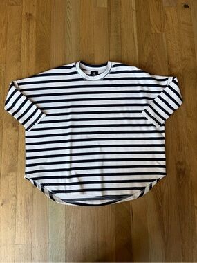 Toss Designs Navy Stripe Sweater Top 🤍💙✨